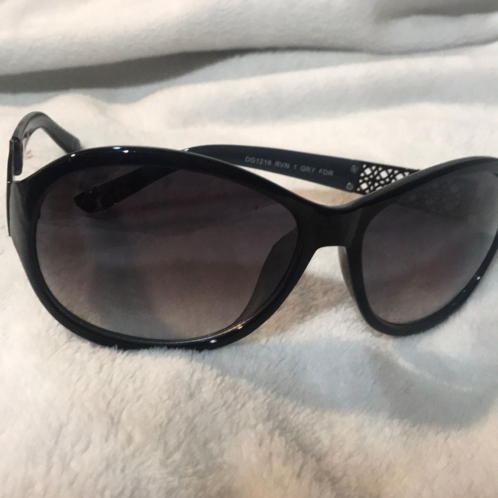 sunglasses Revlon